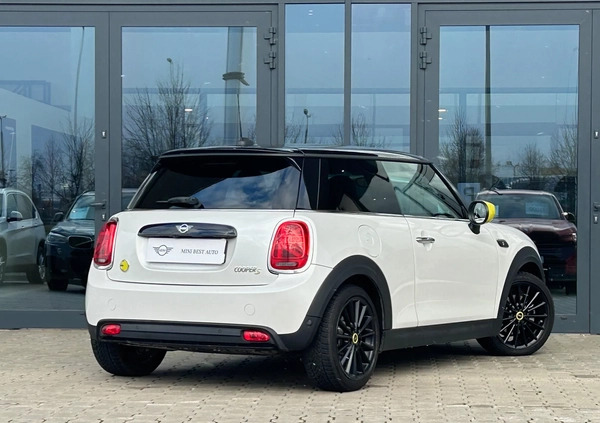 MINI Cooper cena 139000 przebieg: 3400, rok produkcji 2022 z Chociwel małe 79